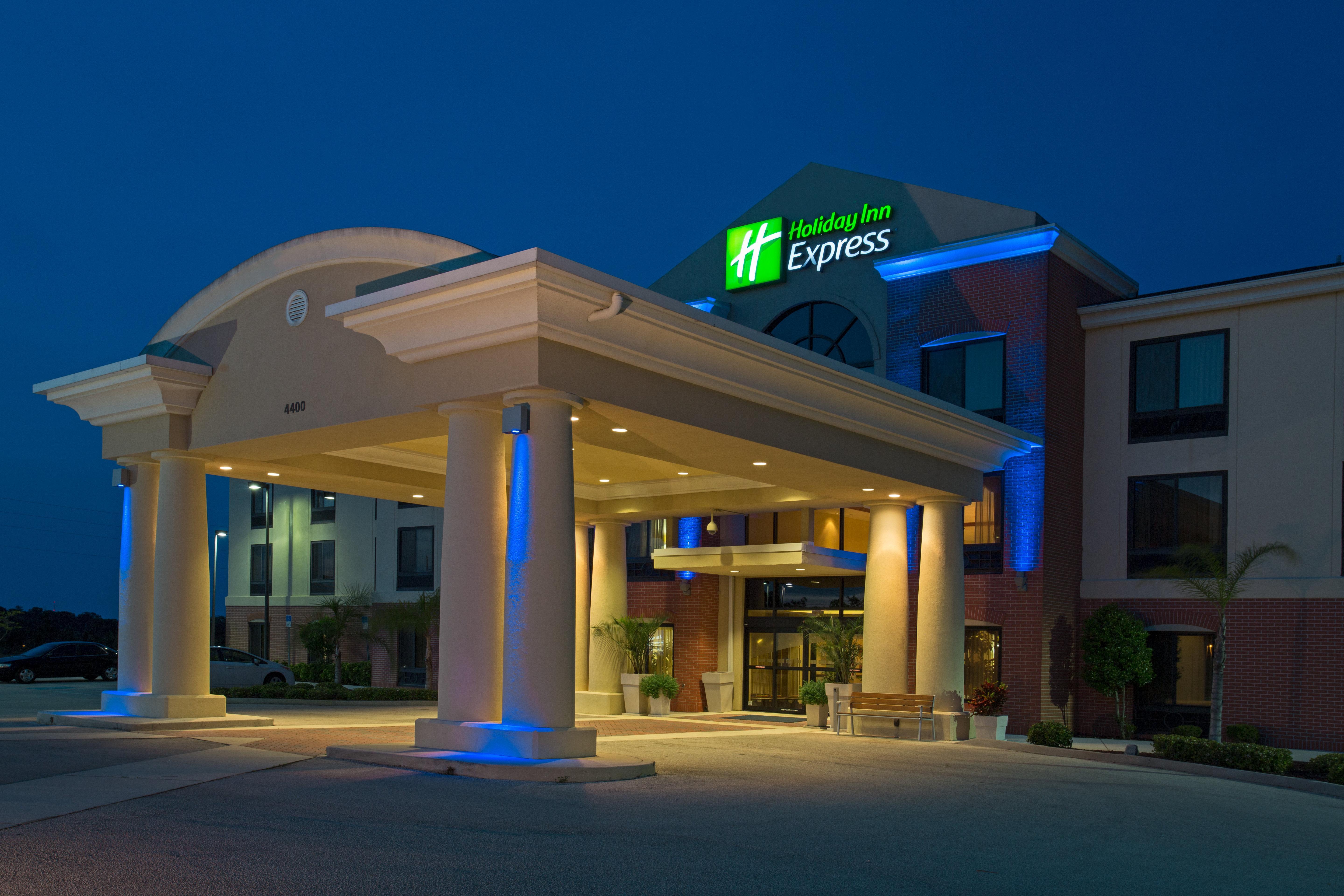 Holiday Inn Express & Suites Sebring By Ihg Bagian luar foto