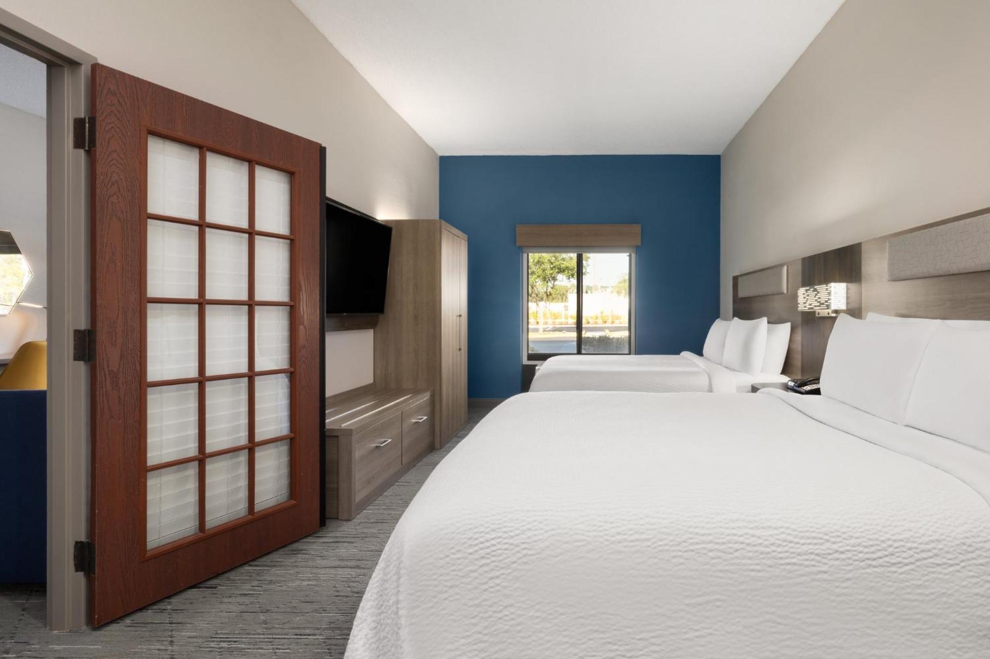Holiday Inn Express & Suites Sebring By Ihg Bagian luar foto