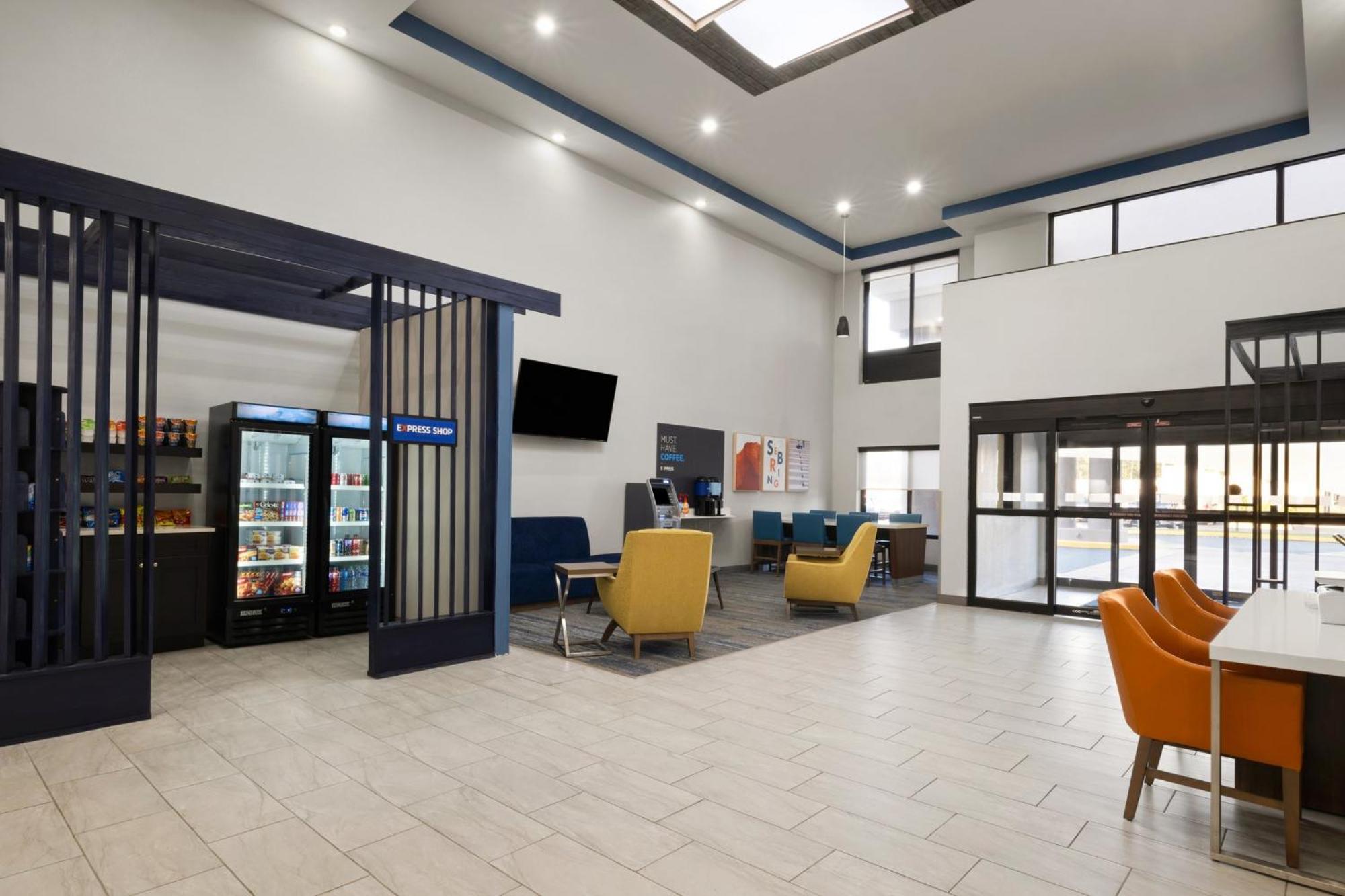 Holiday Inn Express & Suites Sebring By Ihg Bagian luar foto