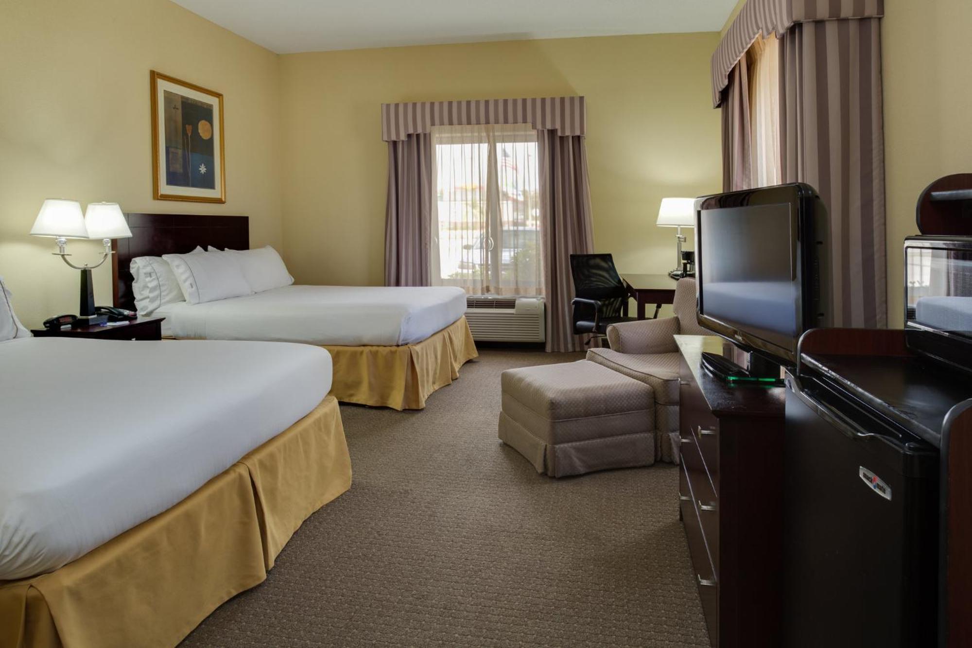 Holiday Inn Express & Suites Sebring By Ihg Bagian luar foto
