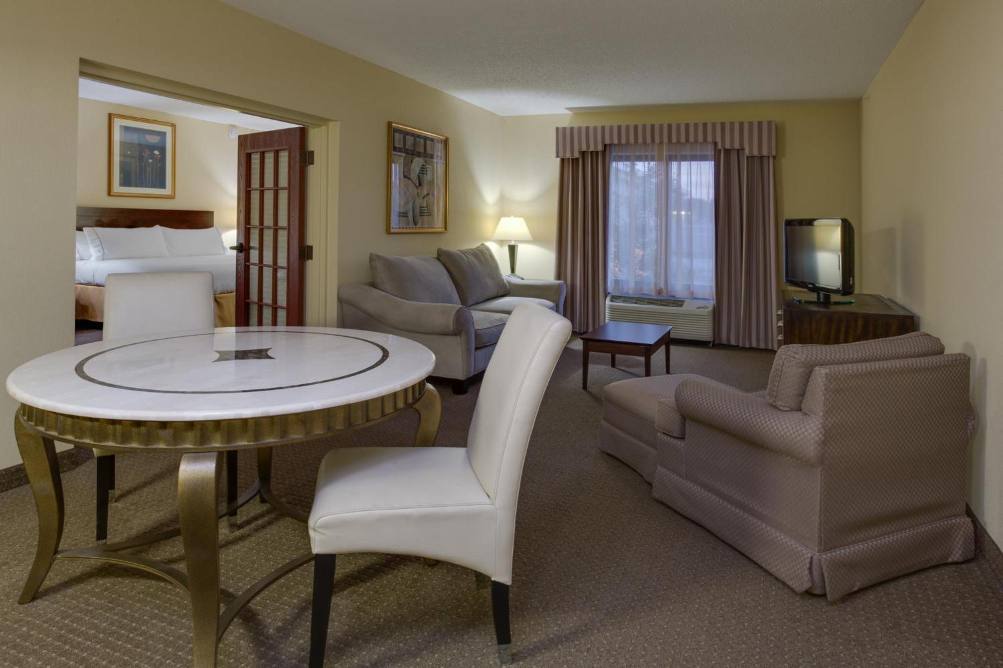 Holiday Inn Express & Suites Sebring By Ihg Bagian luar foto