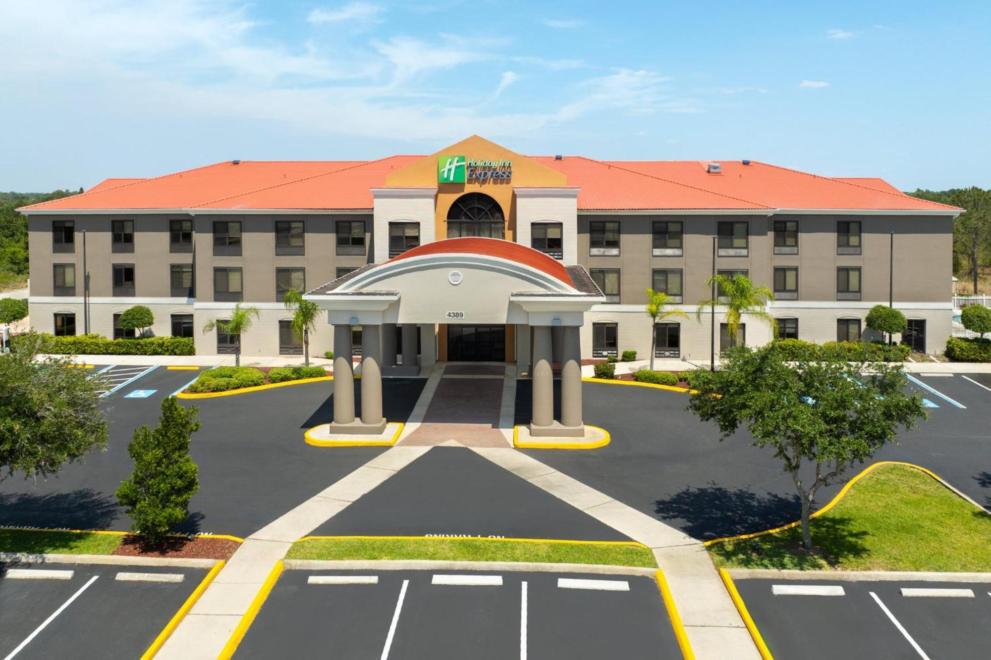 Holiday Inn Express & Suites Sebring By Ihg Bagian luar foto