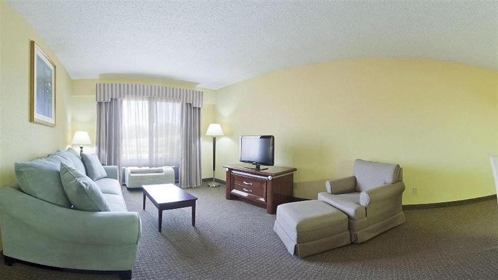 Holiday Inn Express & Suites Sebring By Ihg Bagian luar foto