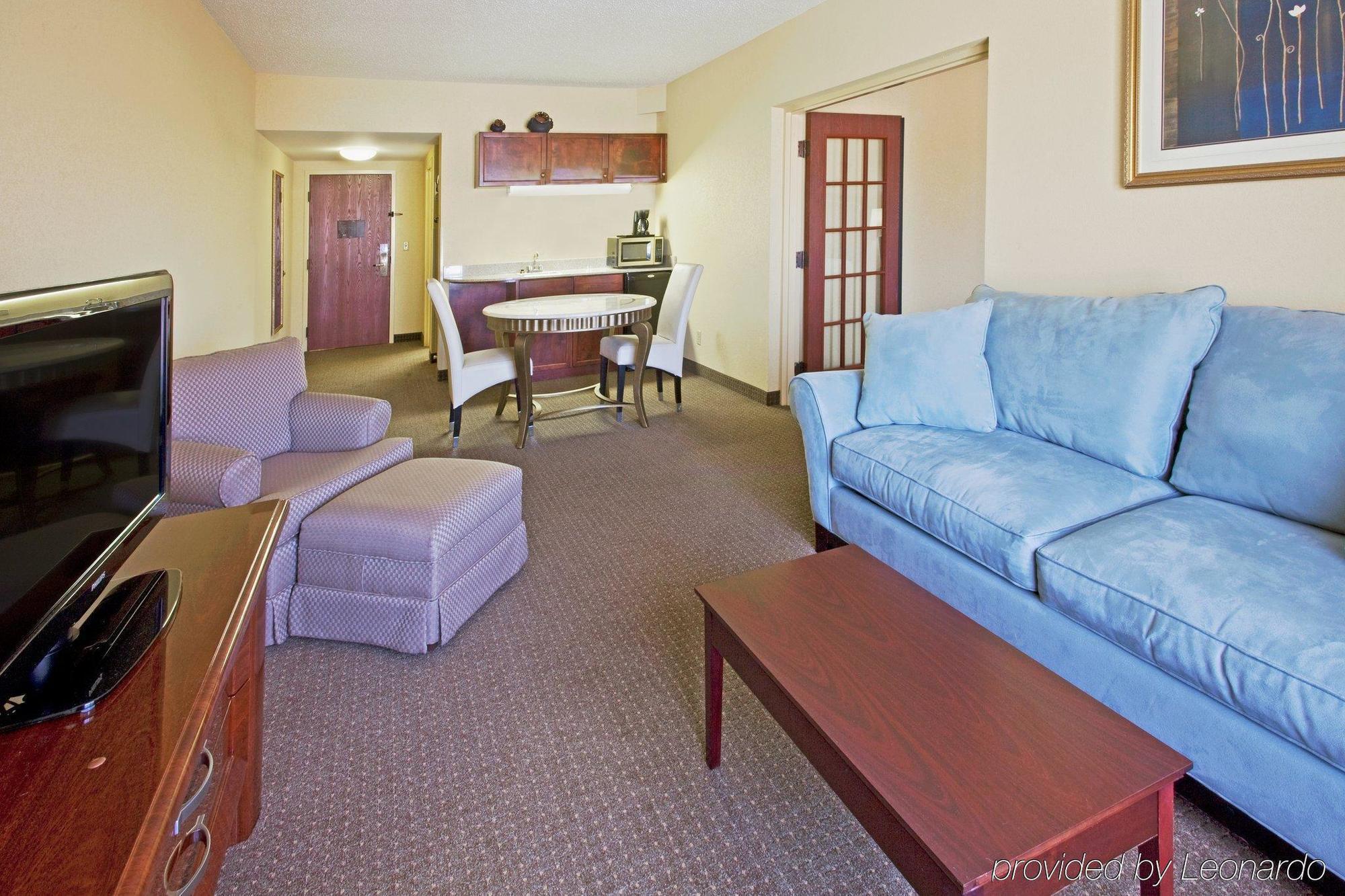 Holiday Inn Express & Suites Sebring By Ihg Bagian luar foto